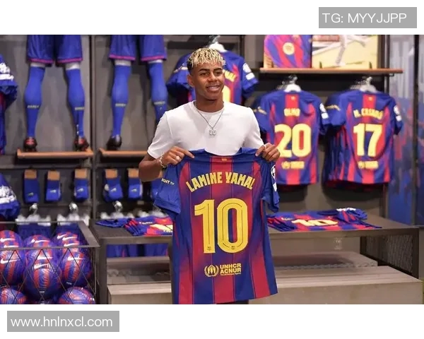 10号足球明星的传奇故事与辉煌成就揭秘