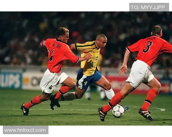 98届足球明星的辉煌历程与影响力分析