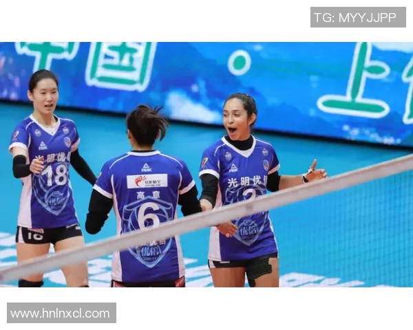 上海排球队以62分稳居联赛积分榜首位展现强劲实力 上海排球队以62分稳居联赛积分榜首位展现强劲实力