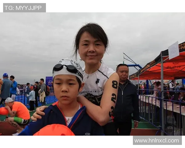 成都羽毛球队在杯赛中的拼搏历程与荣耀时刻全景回顾